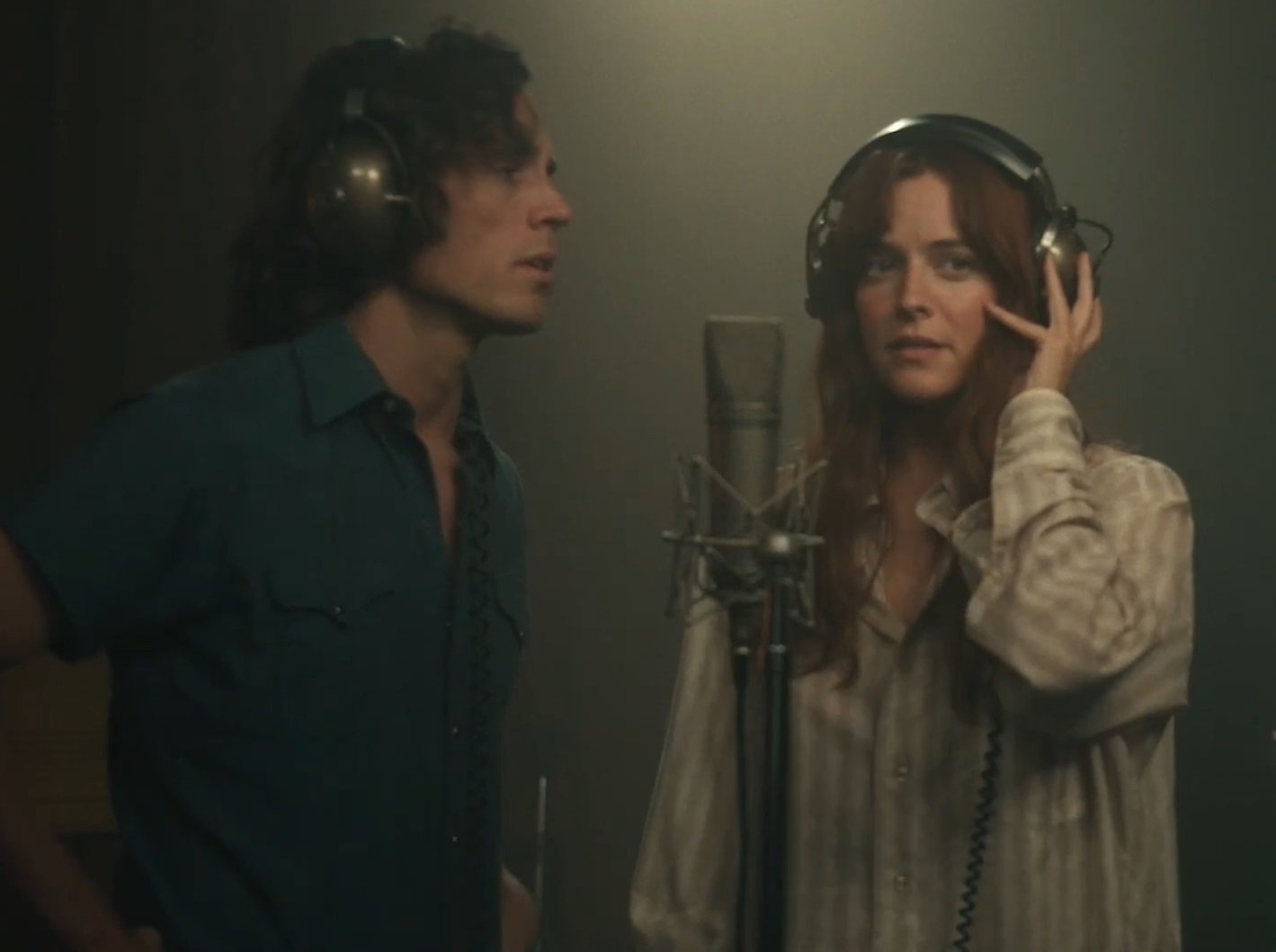 Daisy Jones & The Six by Taylor Jenkins Reid (image credits: wikimedia)