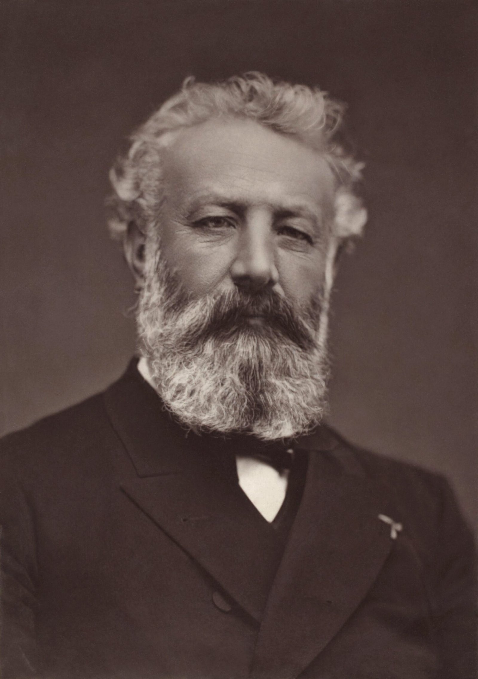 Jules Verne: Dreaming Up Submarines and Moon Landings (image credits: wikimedia)