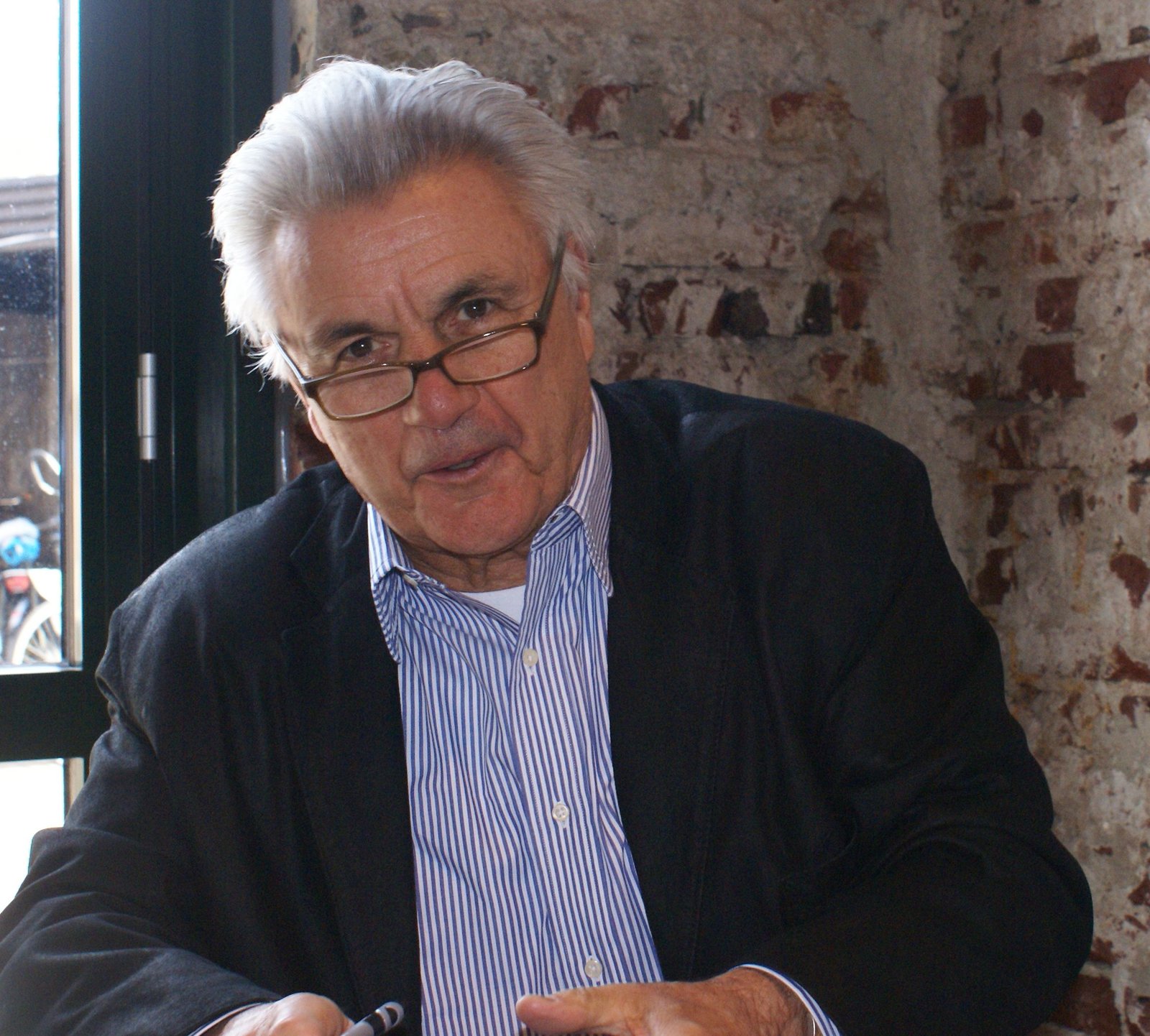 John Irving (image credits: wikimedia)