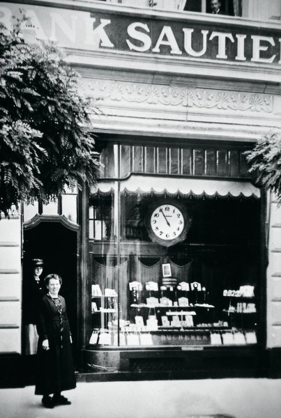 Bucherer: Swiss Tradition Meets Modern Glamour (image credits: wikimedia)