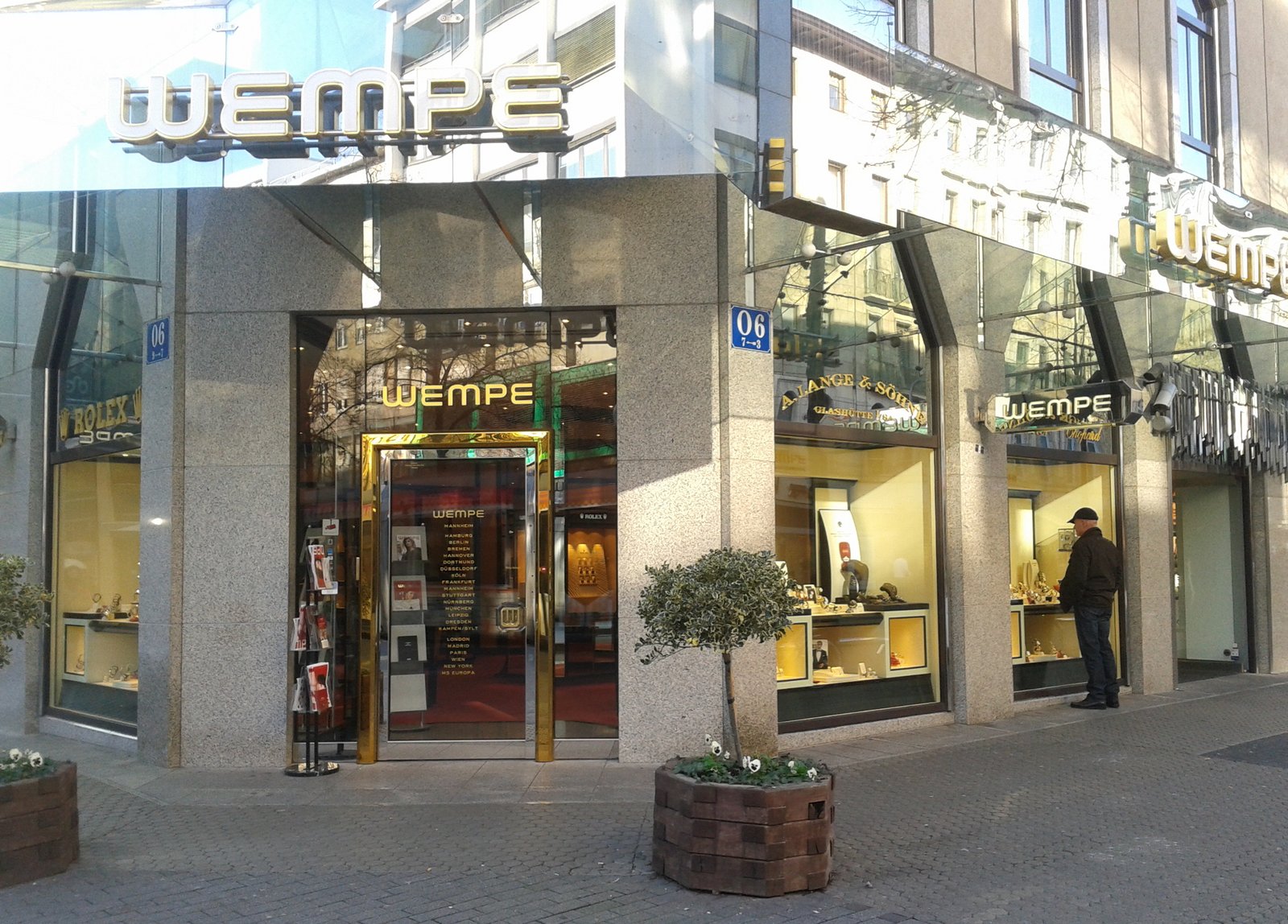 Wempe: German Precision and Luxury (image credits: wikimedia)