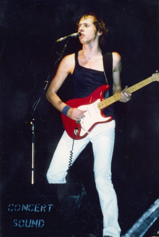 Mark Knopfler (Dire Straits) (image credits: wikimedia)