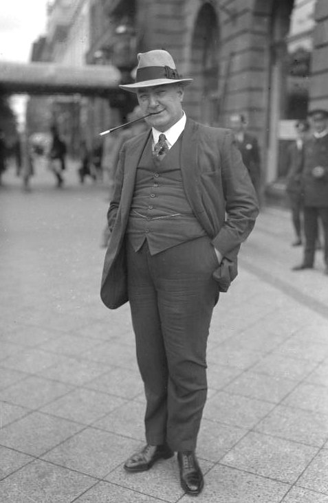 Edgar Wallace (1875–1932) – Proto-Action and Crime Thrillers (image credits: wikimedia)