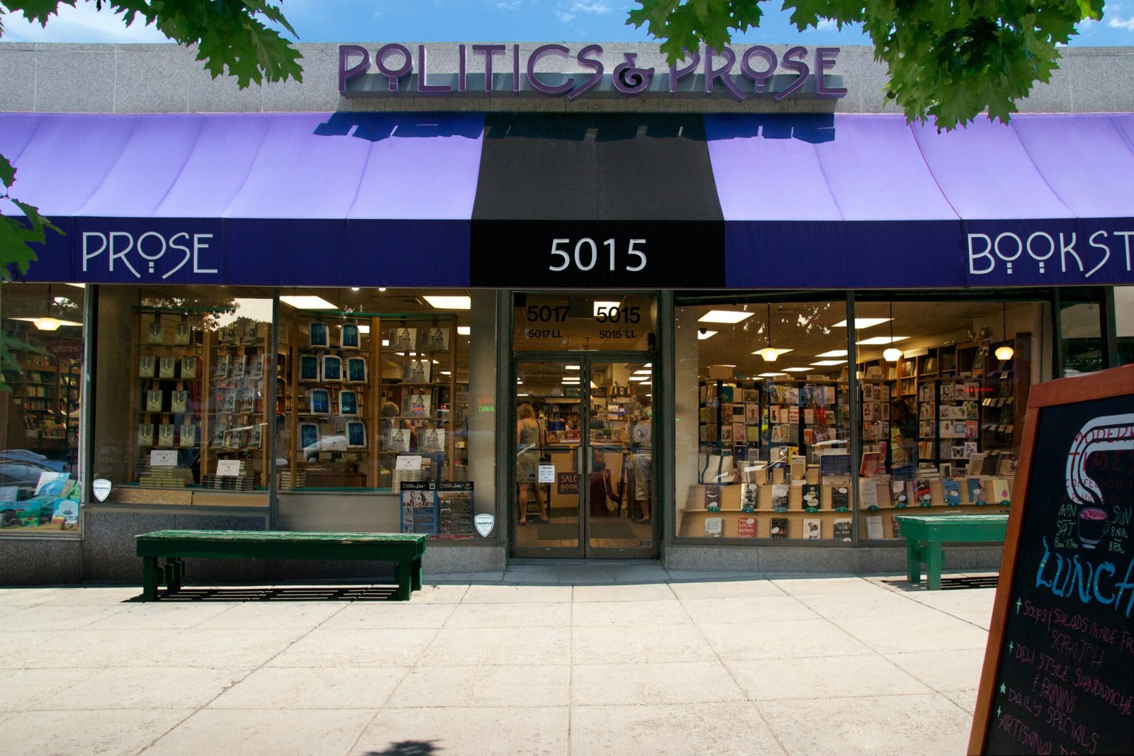 Politics and Prose, Washington, D.C. (image credits: wikimedia)
