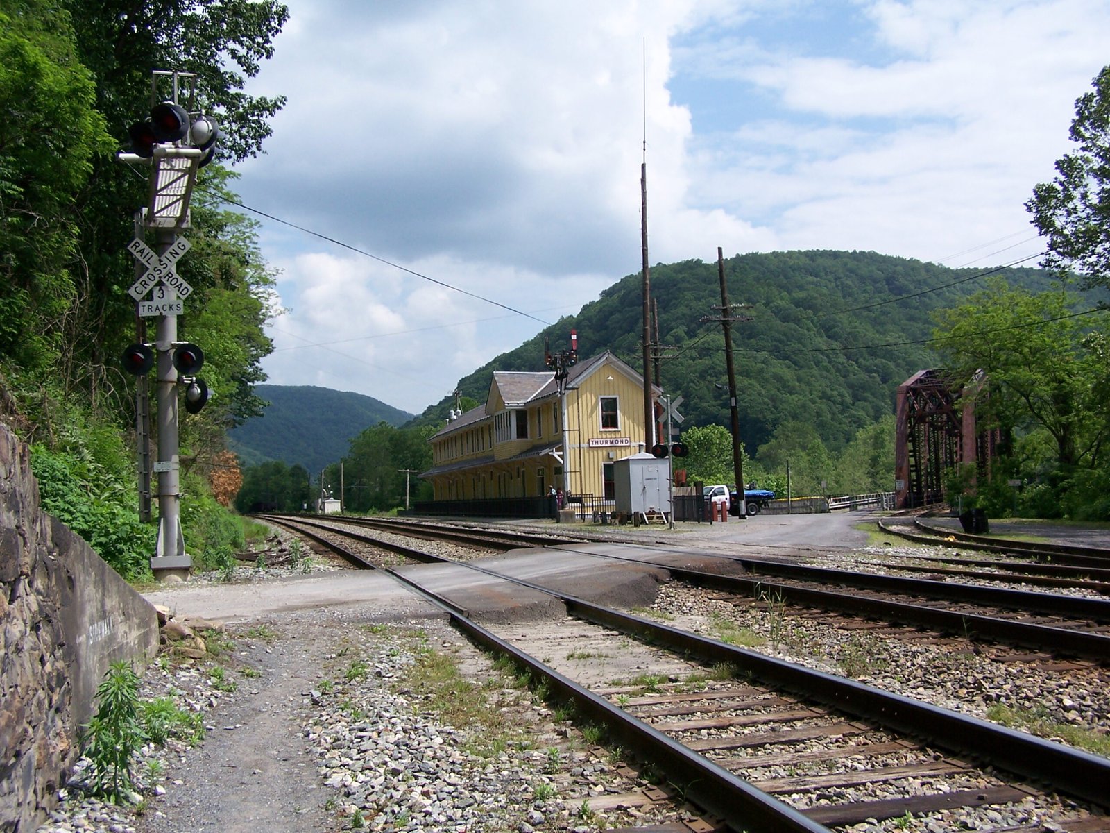 Thurmond, West Virginia: Abandoned by the Rails (image credits: wikimedia)