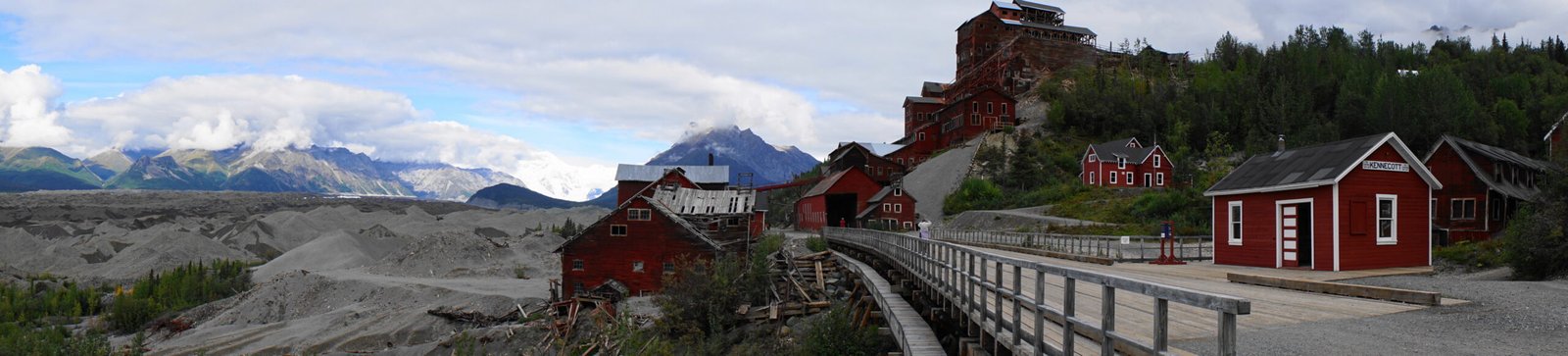 Kennecott, Alaska: Frozen in Time (image credits: wikimedia)