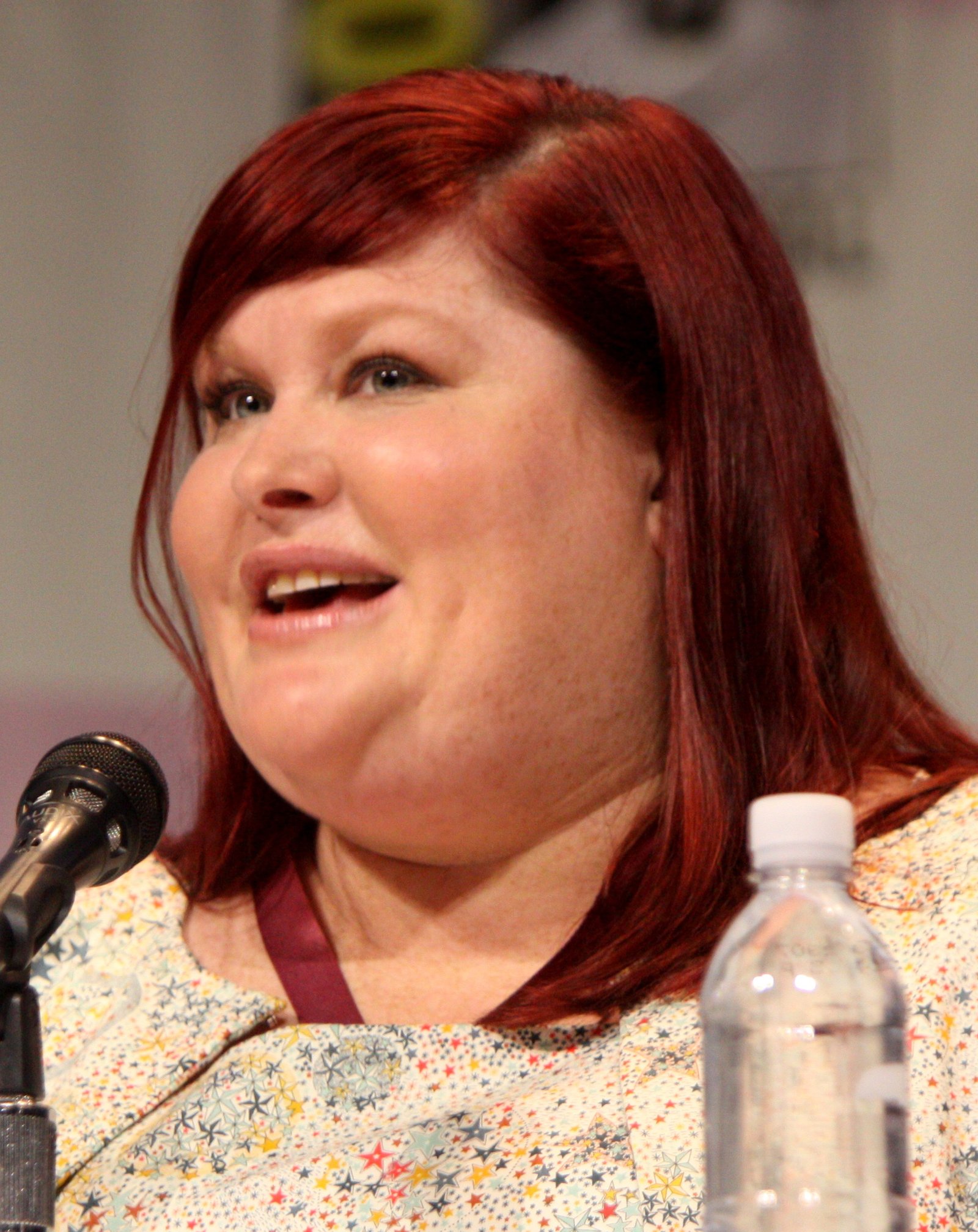 Cassandra Clare's Controversial Legacy: From Draco Trilogy to Shadowhunters (image credits: wikimedia)