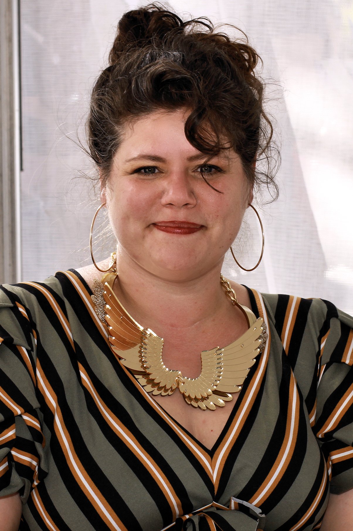 Rainbow Rowell's Meta-Fiction Masterpiece: Carry On's Unique Approach (image credits: wikimedia)