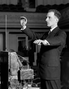 Leon Theremin's Rhythmicon - The World's First Drum Machine (image credits: wikimedia)