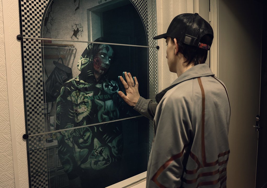 When Reflections Disobey (image credits: flickr)