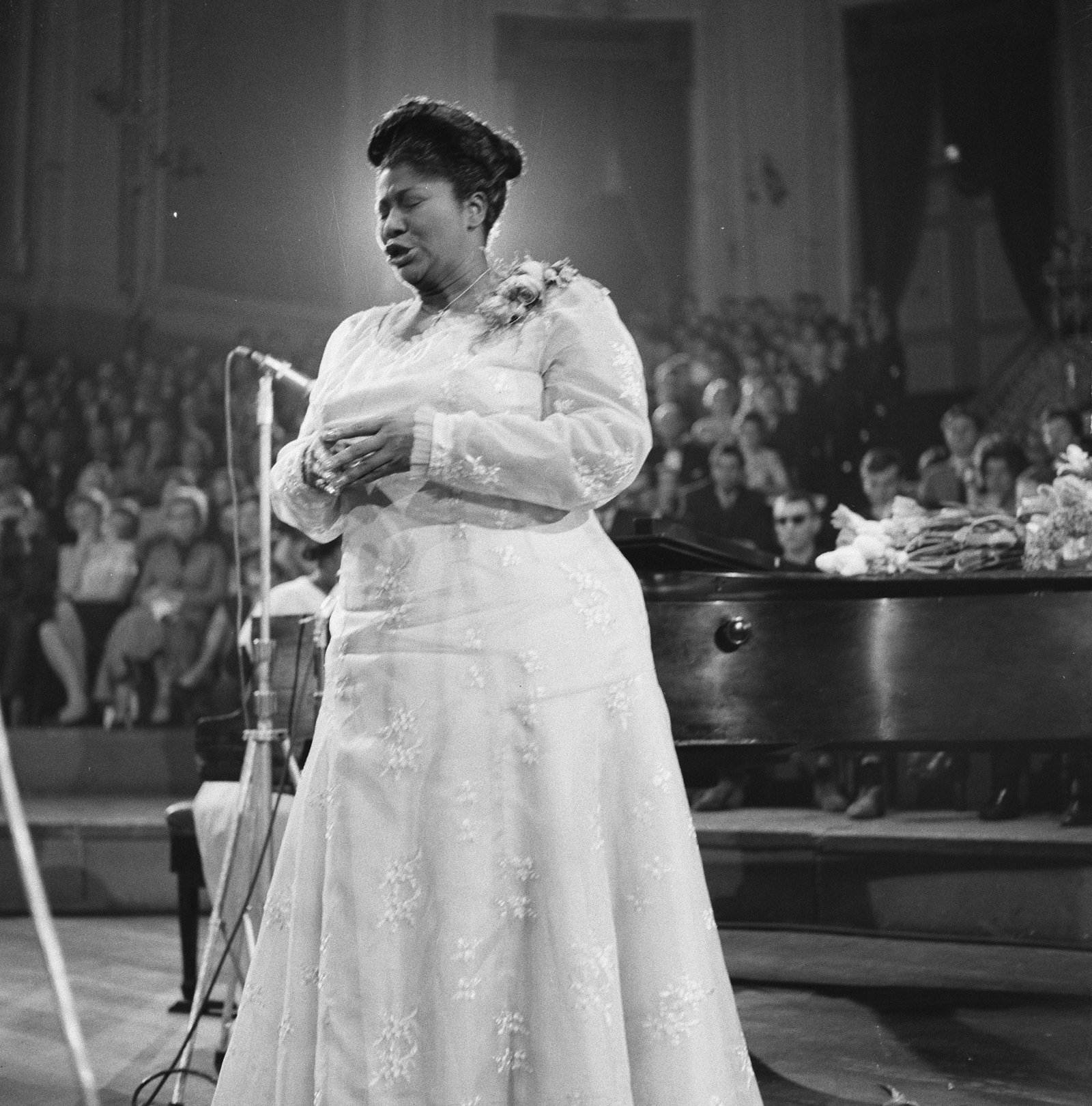 Mahalia Jackson: The Voice That Moved a Nation (image credits: wikimedia)