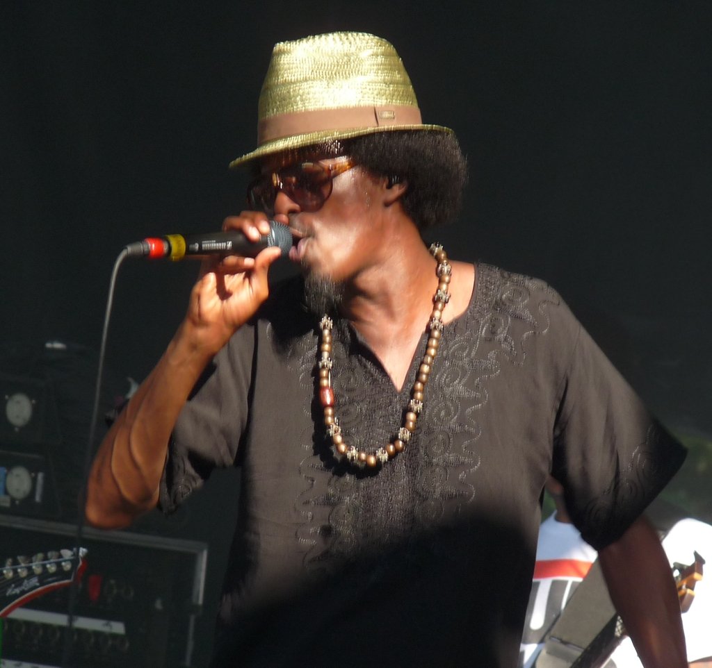 “Wavin’ Flag” by K’naan – Hope for Refugees (image credits: wikimedia)
