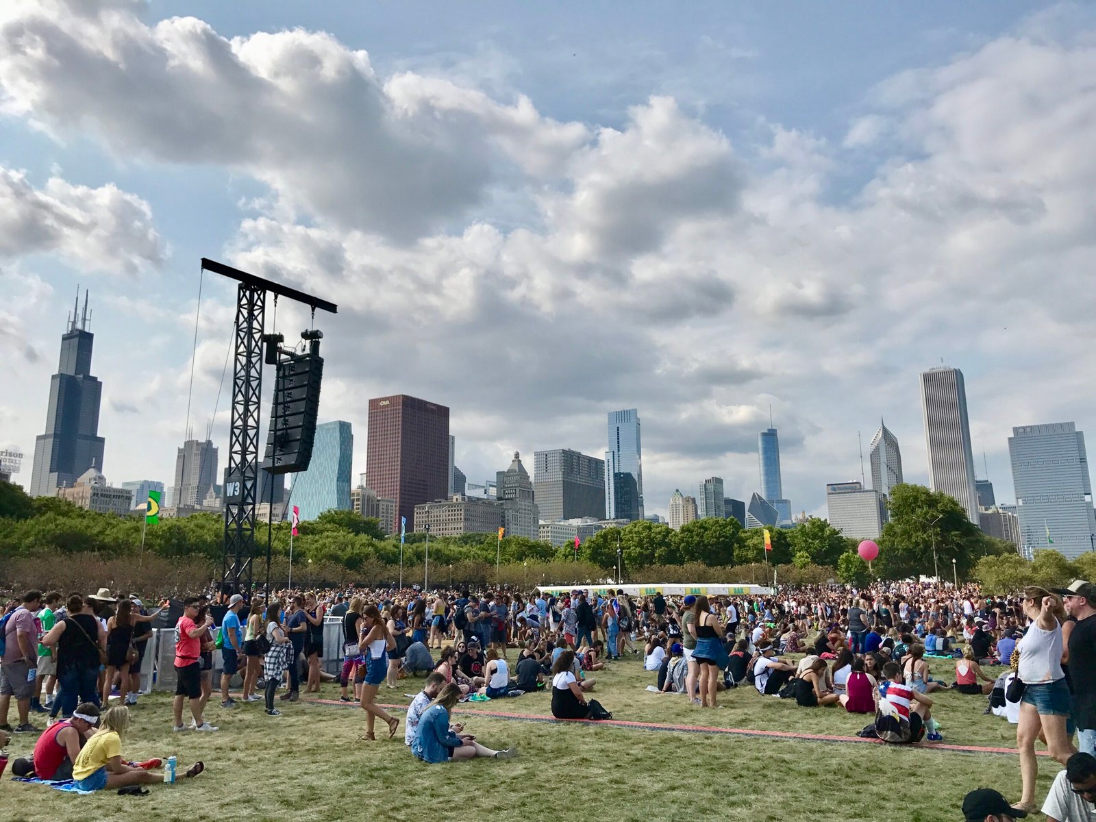 The Chicago Street Party That Takes Over Grant Park (image credits: wikimedia)