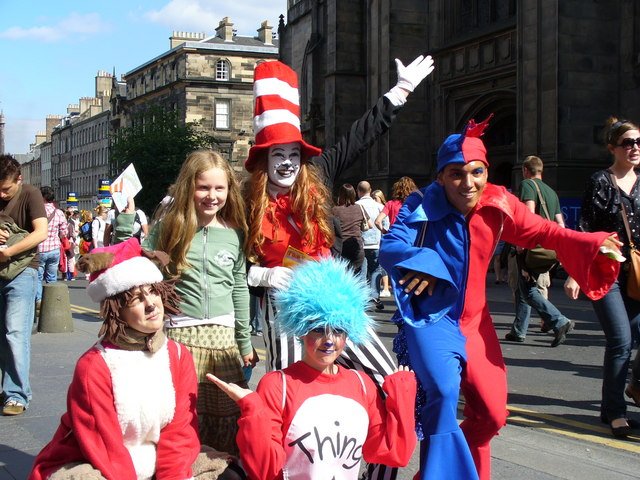 Edinburgh's Fringe Festival Creates Street Theater Magic (image credits: wikimedia)