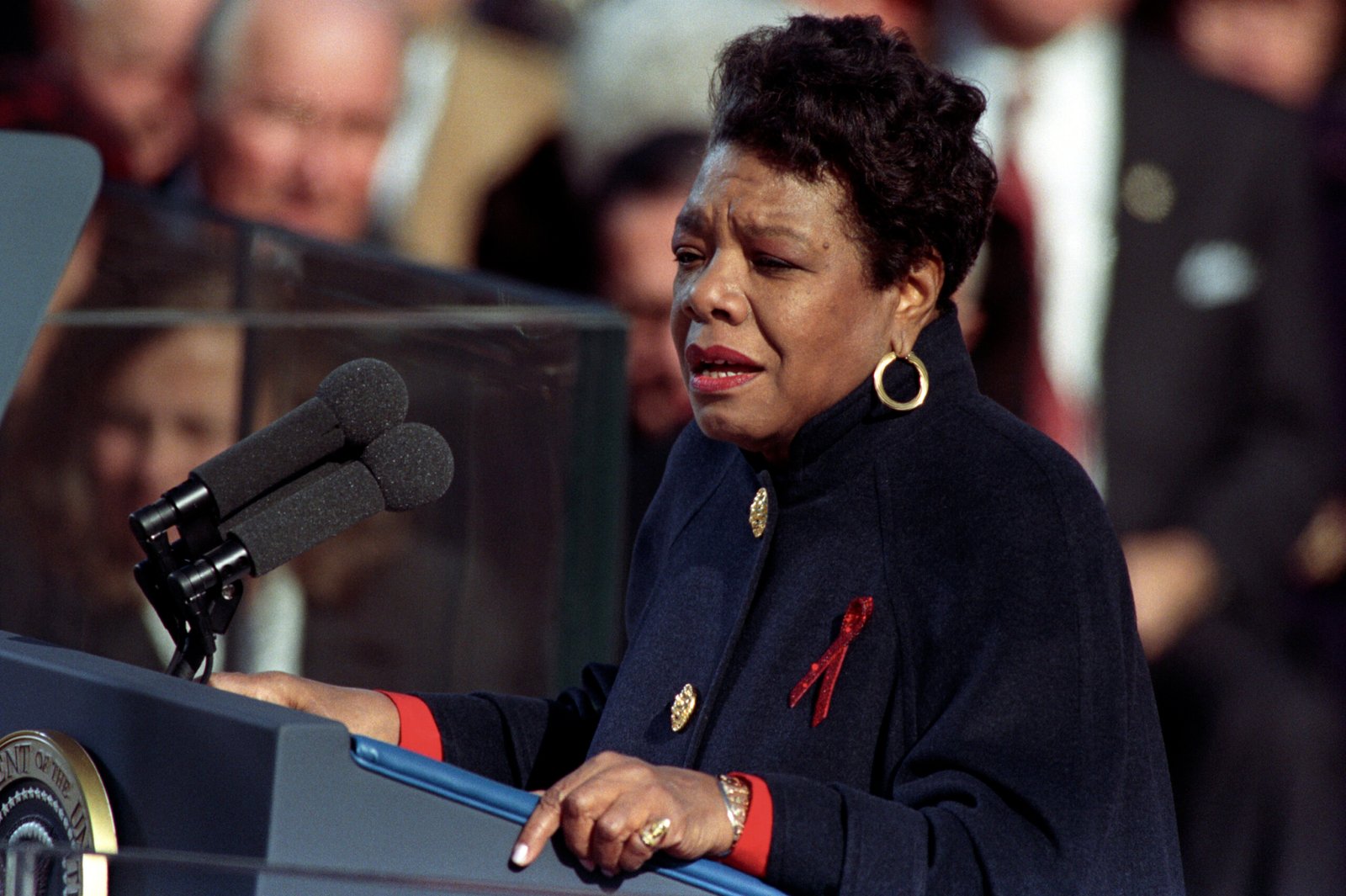 Bill Clinton and the Inspiration of Maya Angelou (image credits: wikimedia)