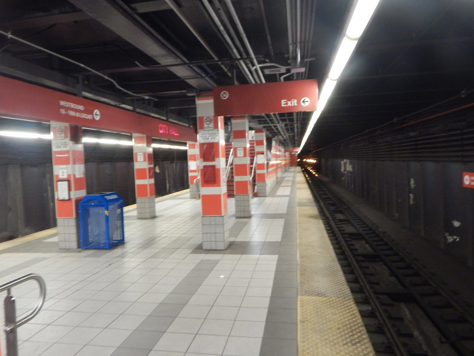 New York City’s Abandoned Subway Stations (image credits: wikimedia)