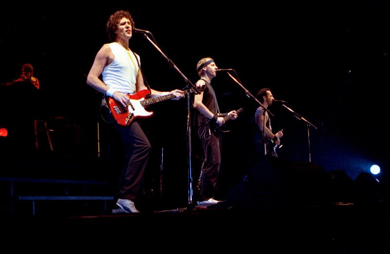 “Money for Nothing” by Dire Straits: Controversial Lyrics, Lasting Power (image credits: wikimedia)