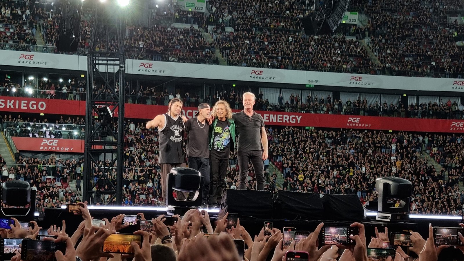 Metallica – Metallica (“The Black Album”): Metal’s Mainstream Breakthrough (image credits: wikimedia)