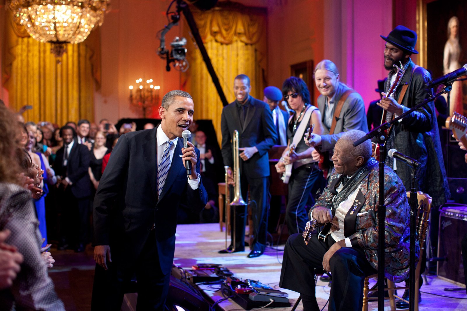 Folk and American Politics: A Surprising Partnership (image credits: wikimedia)