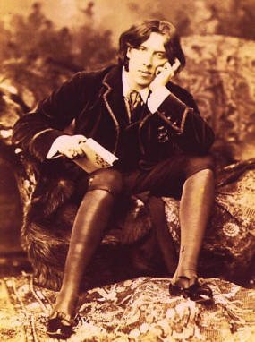 Oscar Wilde: The Dandy With a Double Life (image credits: wikimedia)