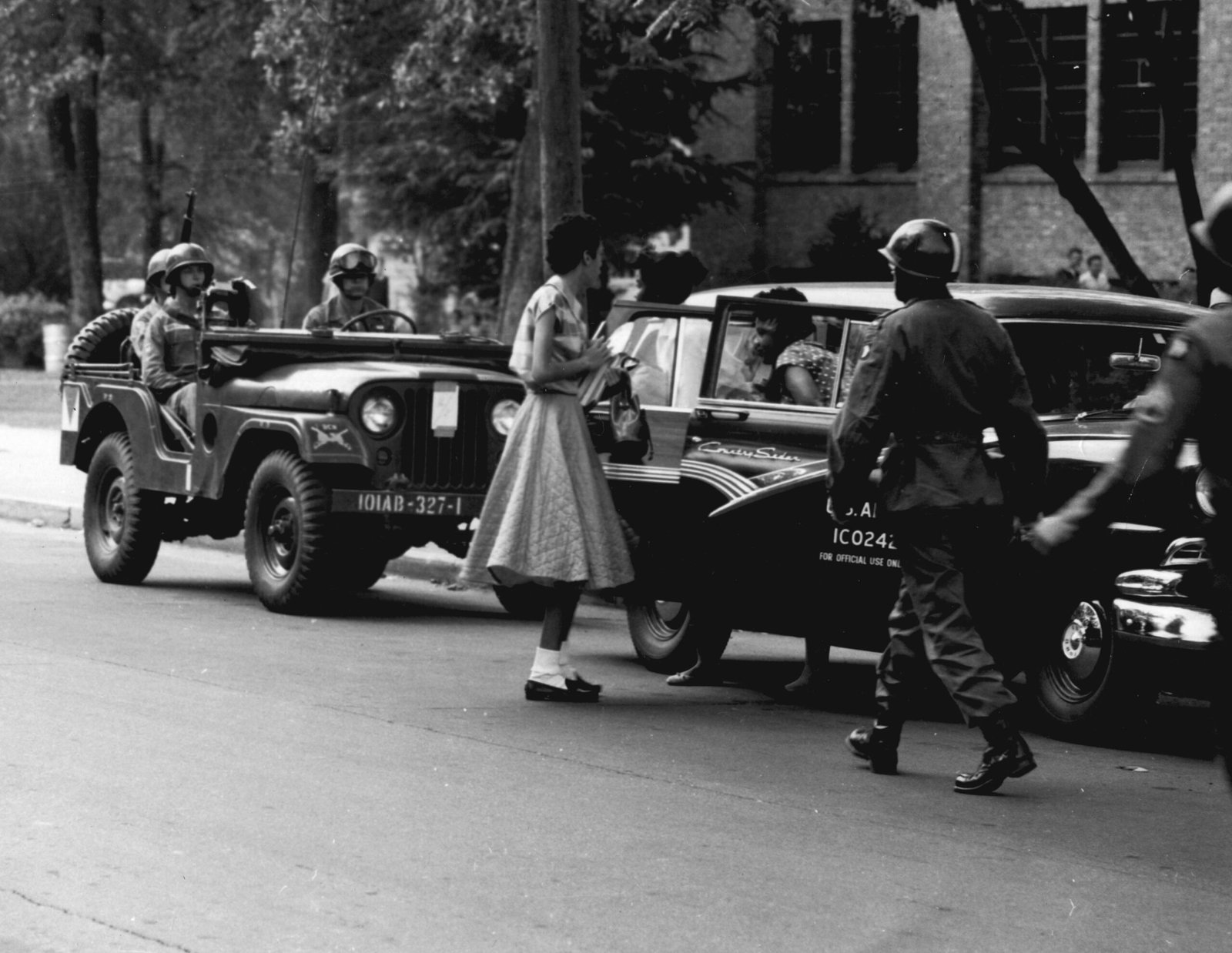 17. The Little Rock Nine Integration (1957) (image credits: wikimedia)