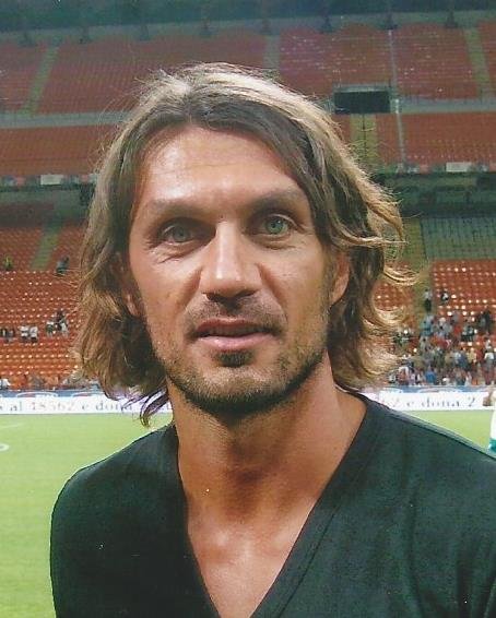 Left-Back Maestro: Paolo Maldini's Elegant Defense (image credits: wikimedia)