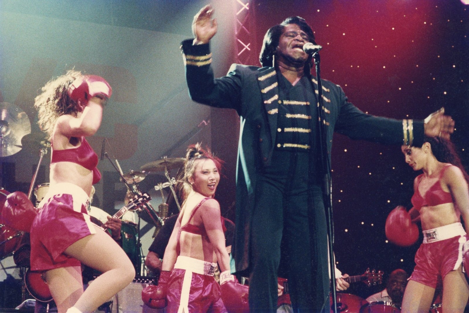 James Brown’s “Live at the Apollo” and the Birth of Soul Power (image credits: wikimedia)