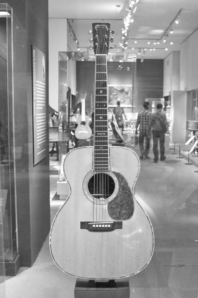 Eric Clapton’s “Unplugged” and the Reinvention of the Guitar Hero (image credits: flickr)