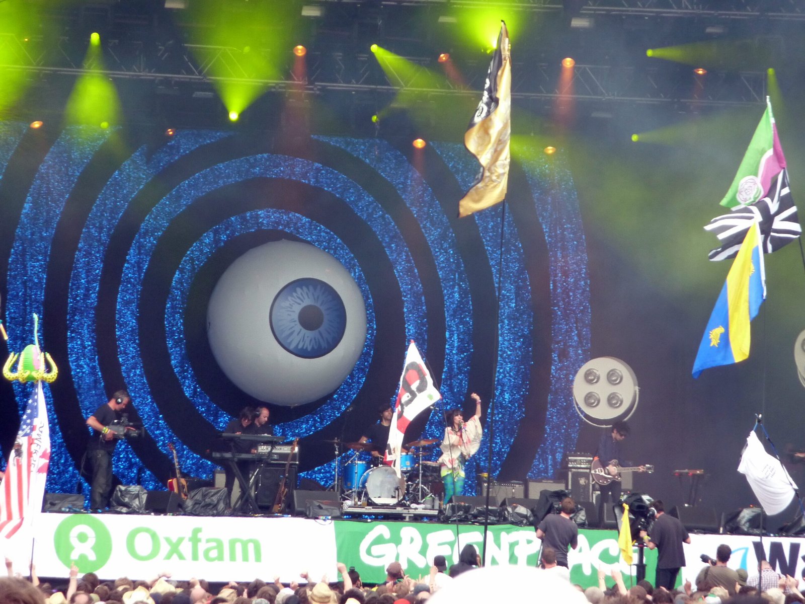 “Maps” by Yeah Yeah Yeahs – The Heartbreak Anthem That Slipped Away (image credits: wikimedia)