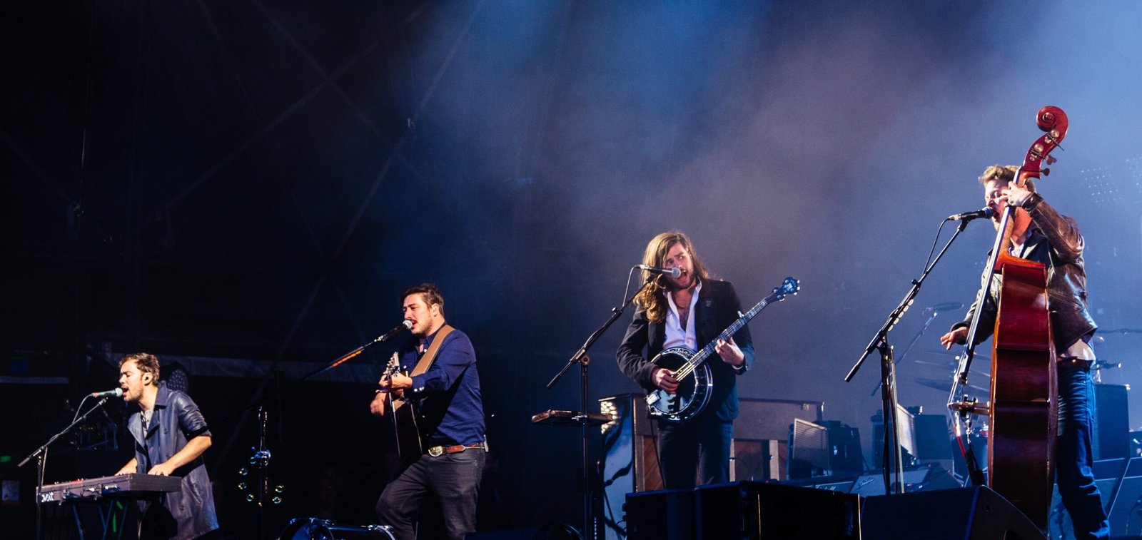 “I Will Wait” by Mumford & Sons – The Hopeful Anthem That Missed Its Moment (image credits: wikimedia)