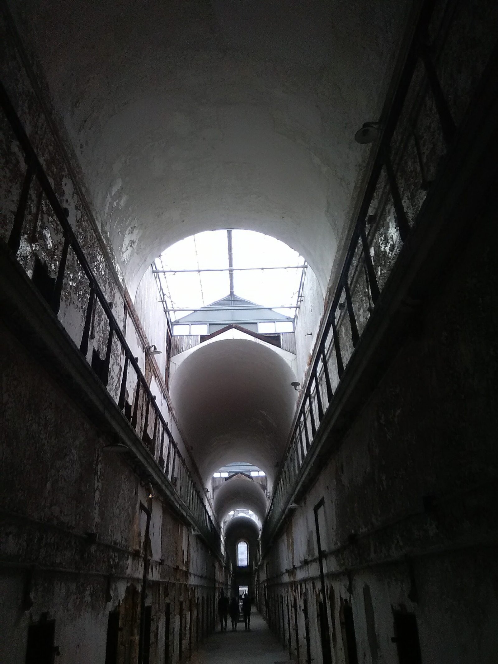 Eastern State Penitentiary – Philadelphia's Gothic Prison of Nightmares (image credits: wikimedia)