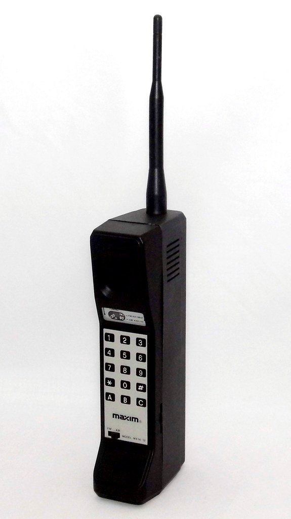 When Mobile Phones Were the Ultimate Status Symbol (image credits: flickr)