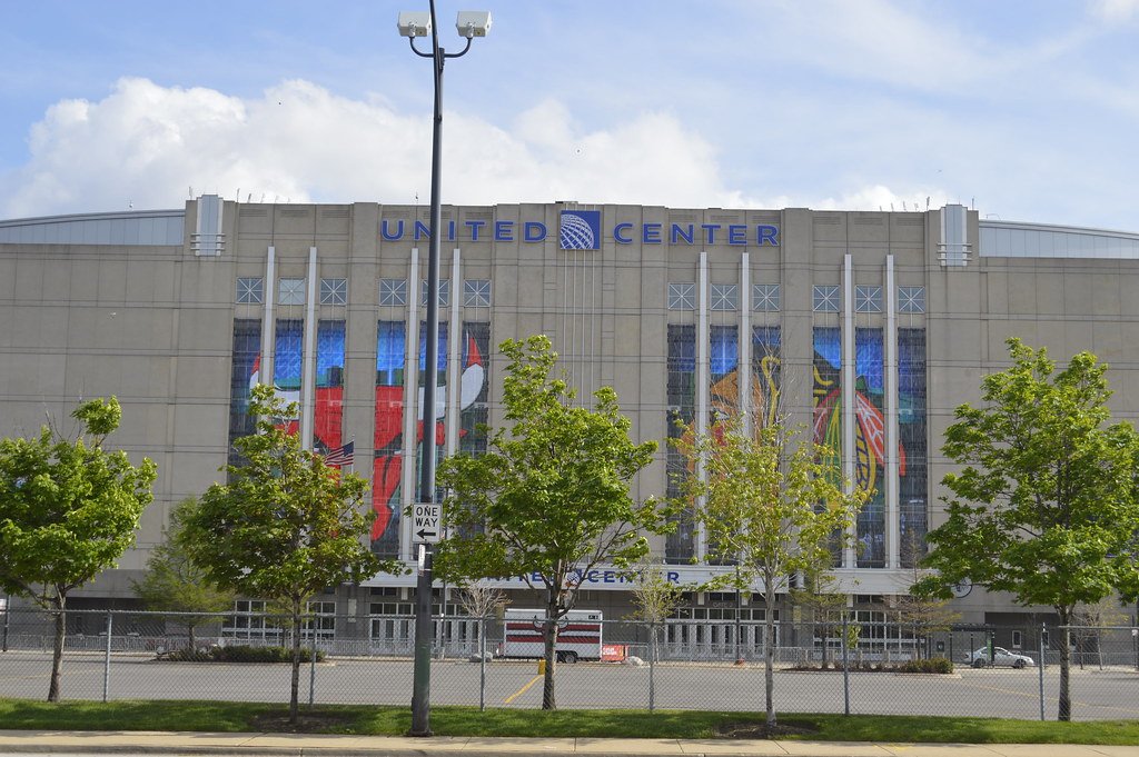 United Center: Where Sports and Music Collide (image credits: flickr)
