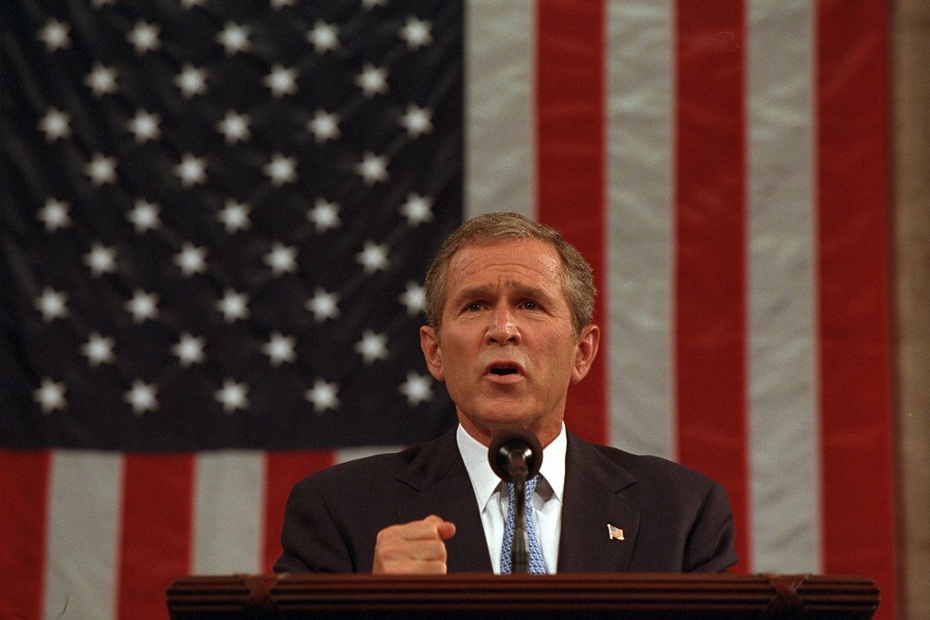 Adapting to the News Cycle and Public Mood (image credits: flickr)