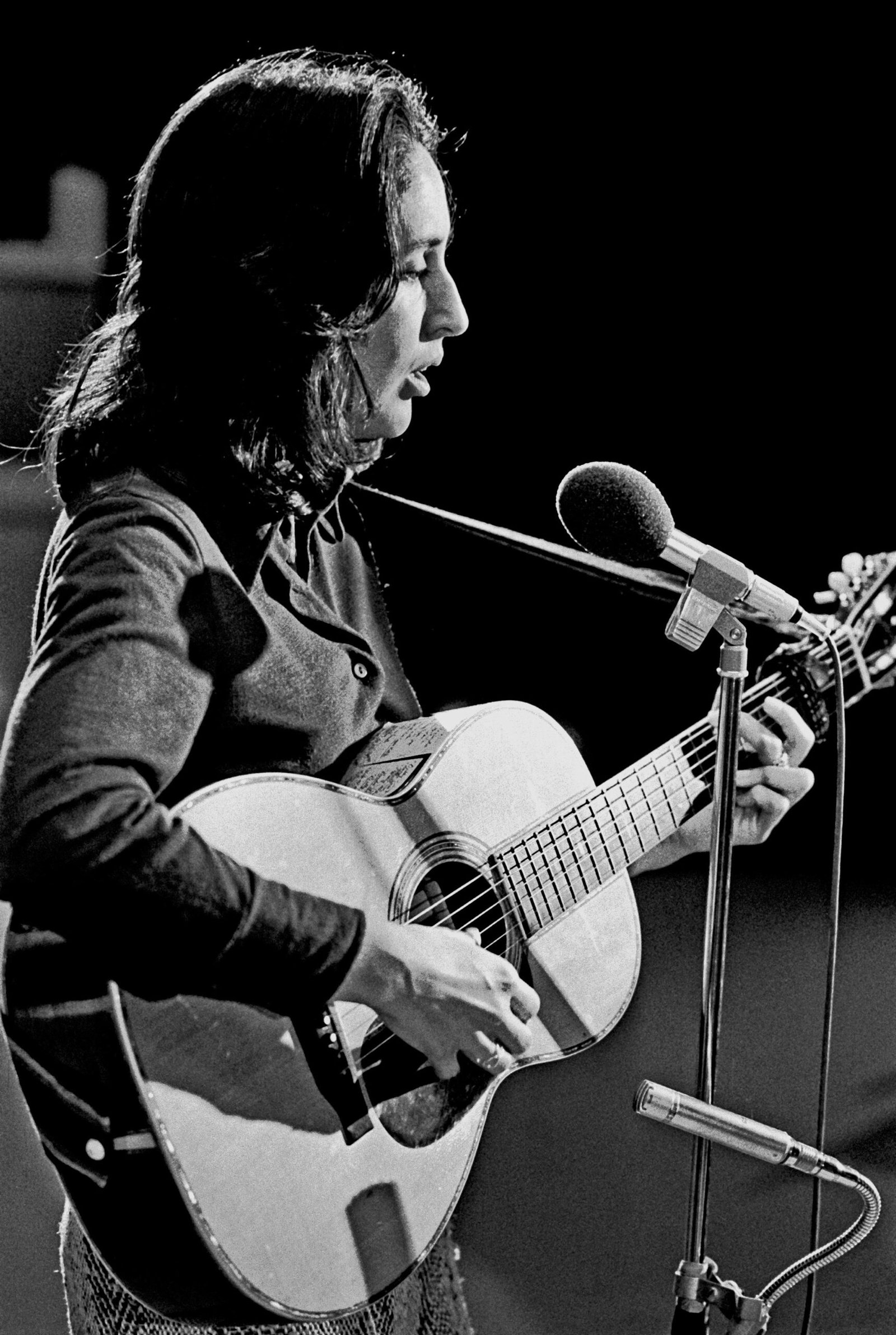 Joan Baez – “We Shall Overcome” (1963) (image credits: wikimedia)