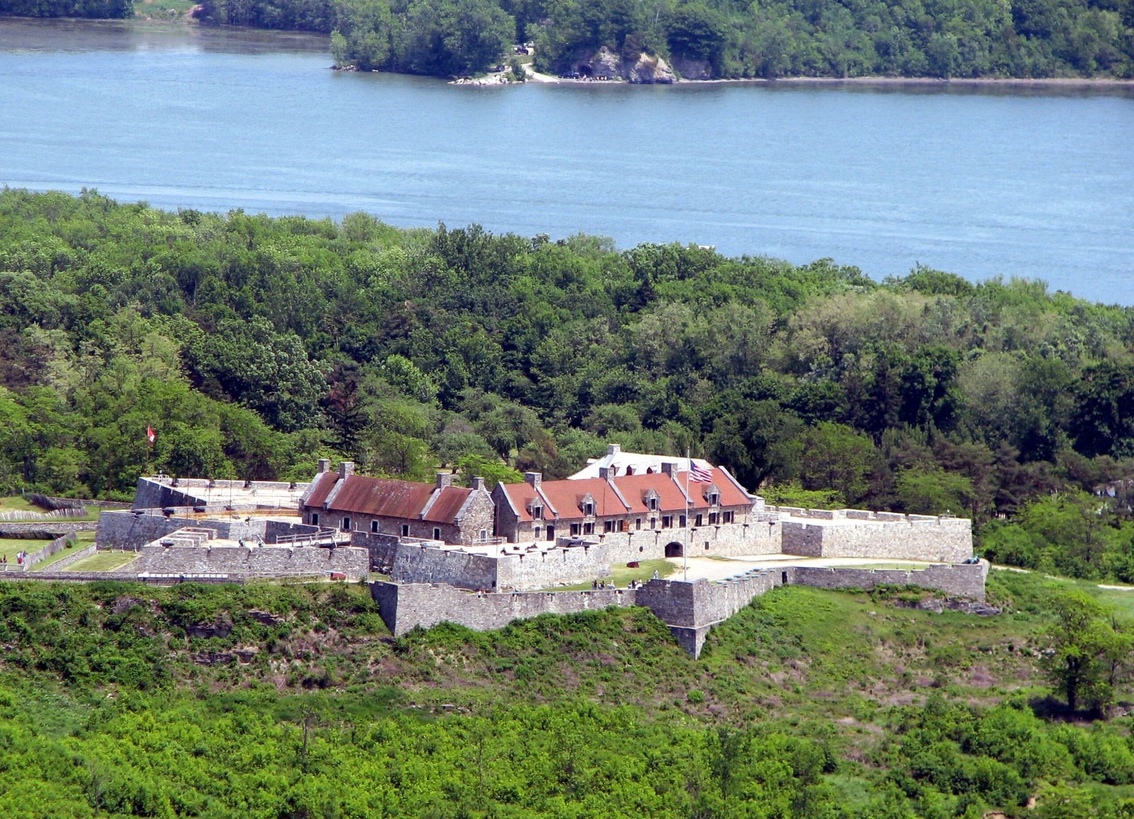 Fort Ticonderoga: America's Lost French and Indian War Bastion (image credits: wikimedia)