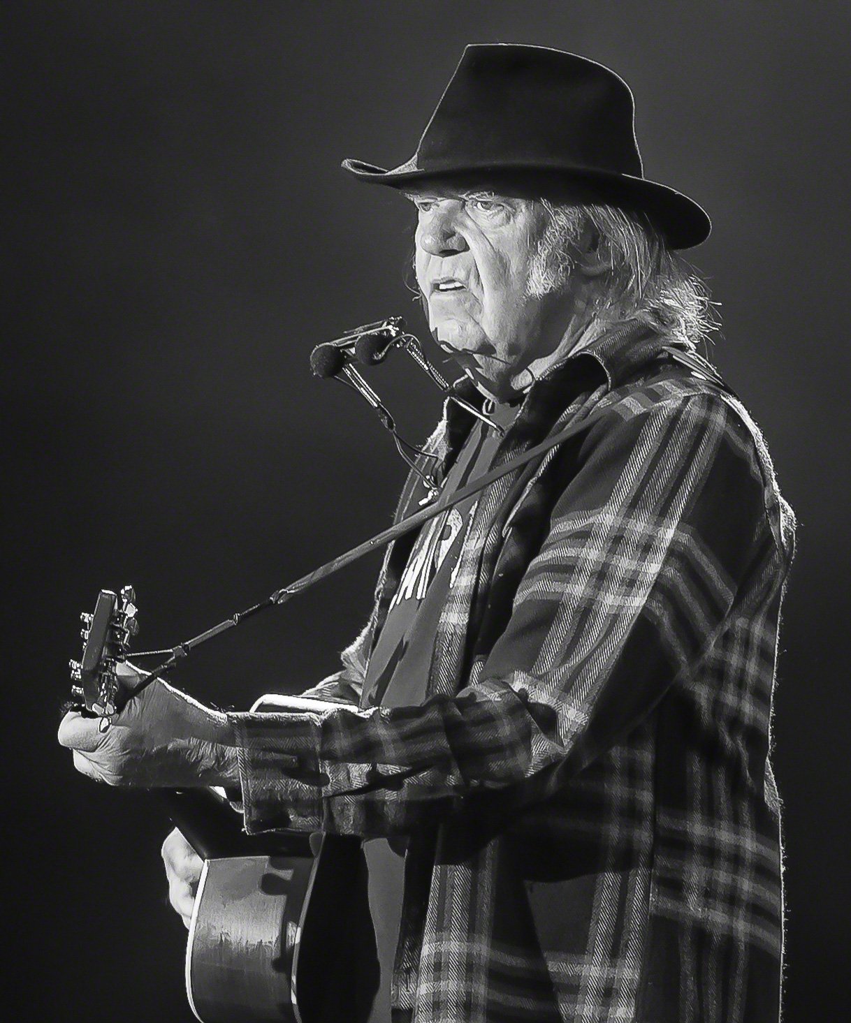 Tonight's the Night (1975) – Neil Young (image credits: wikimedia)