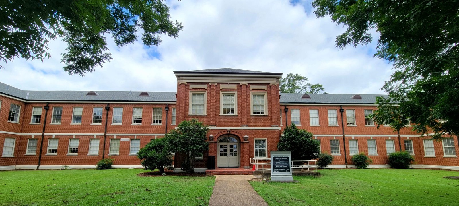 The Machine at the University of Alabama (image credits: wikimedia)