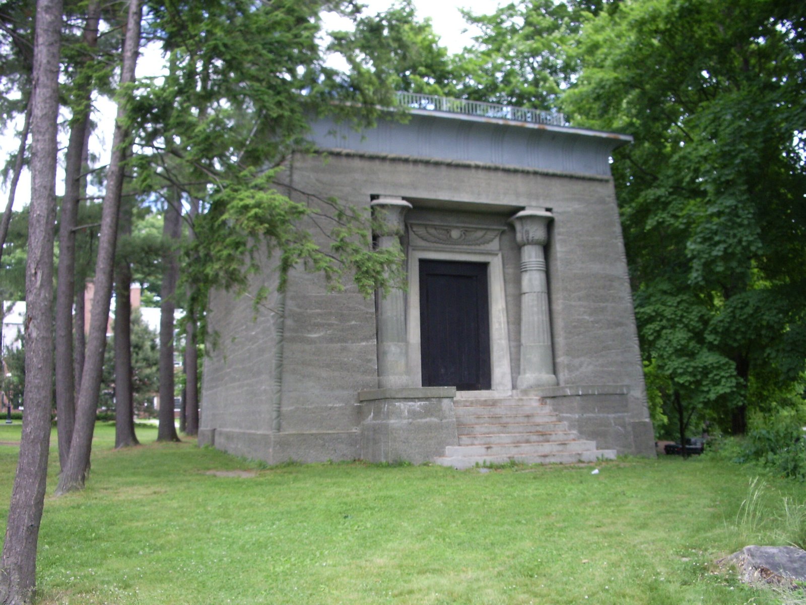 The Sphinx at Dartmouth College (image credits: wikimedia)