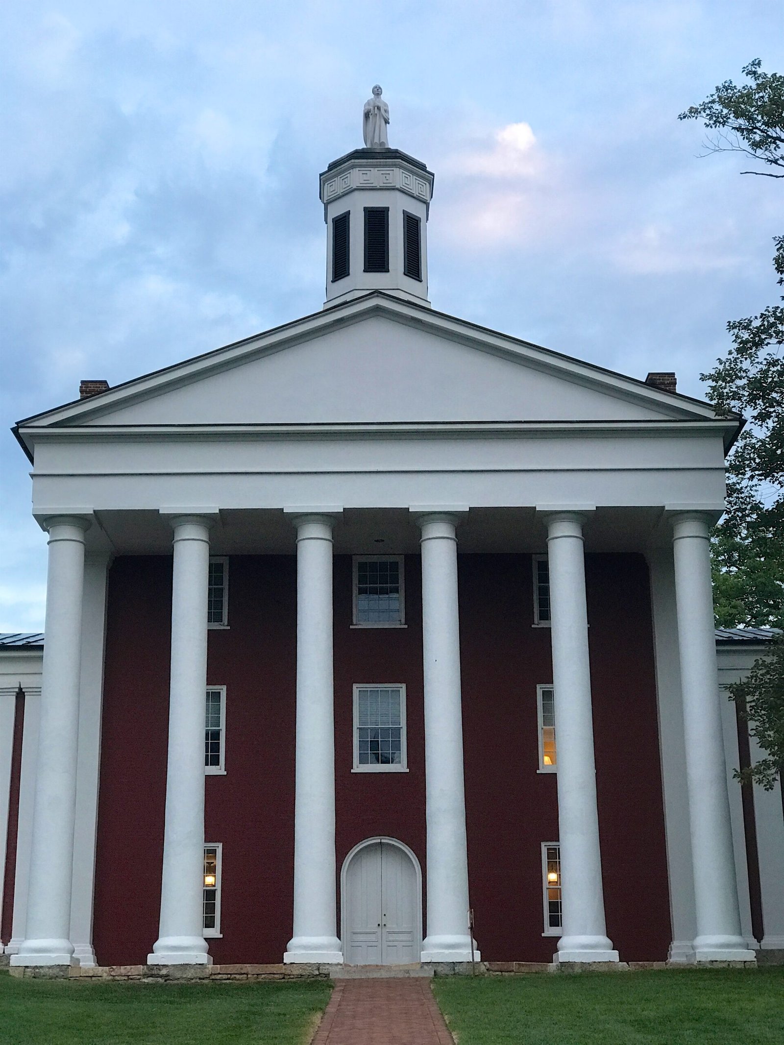 Cadaver Society at Washington and Lee University (image credits: wikimedia)