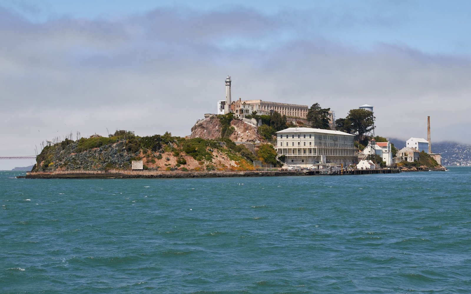 Alcatraz: The Rock With Many Faces (image credits: wikimedia)