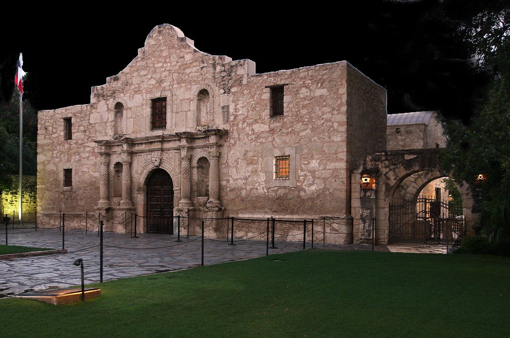 The Alamo Became a Grocery Store After Its Famous Battle (image credits: flickr)
