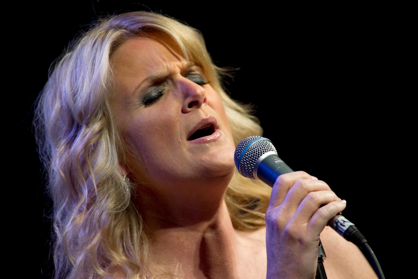 She's in Love with the Boy – Trisha Yearwood (1991) (image credits: wikimedia)