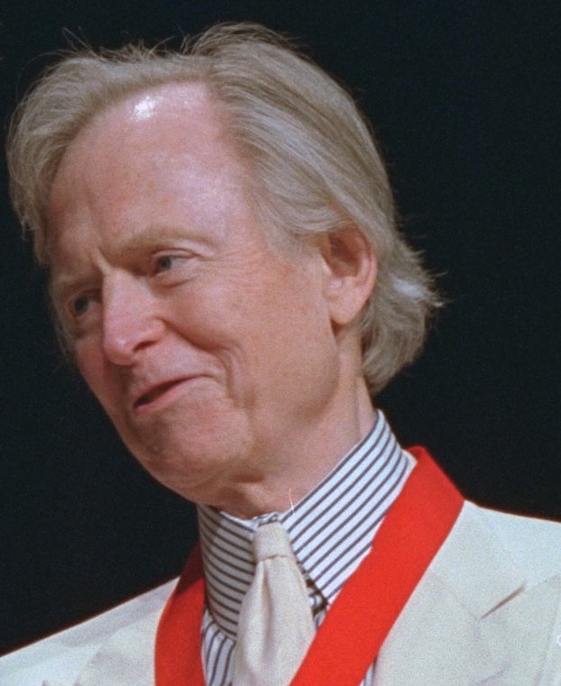 The Bonfire of the Vanities – Tom Wolfe (image credits: wikimedia)