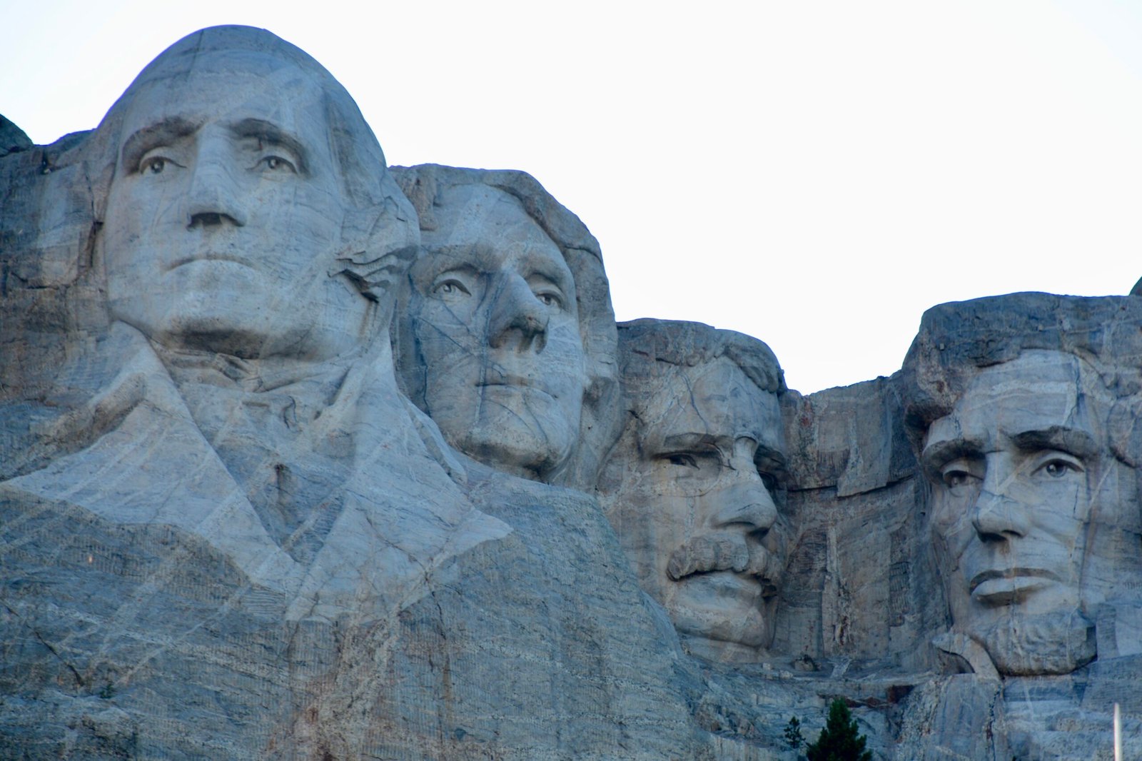 Mount Rushmore's Secret Chamber That Almost Never Existed (image credits: wikimedia)
