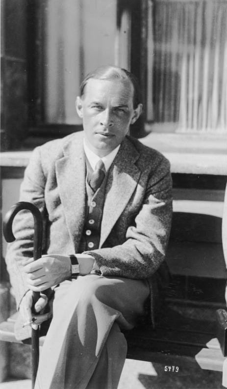 Erich Maria Remarque: The Voice That Shattered War's Glory (image credits: This image was provided to Wikimedia Commons by the German Federal Archive (Deutsches Bundesarchiv) as part of a cooperation project. The German Federal Archive guarantees an authentic representation only using the originals (negative and/or positive), resp. the digitalization of the originals as provided by the Digital Image Archive., CC BY-SA 3.0 de, https://commons.wikimedia.org/w/index.php?curid=5665898)