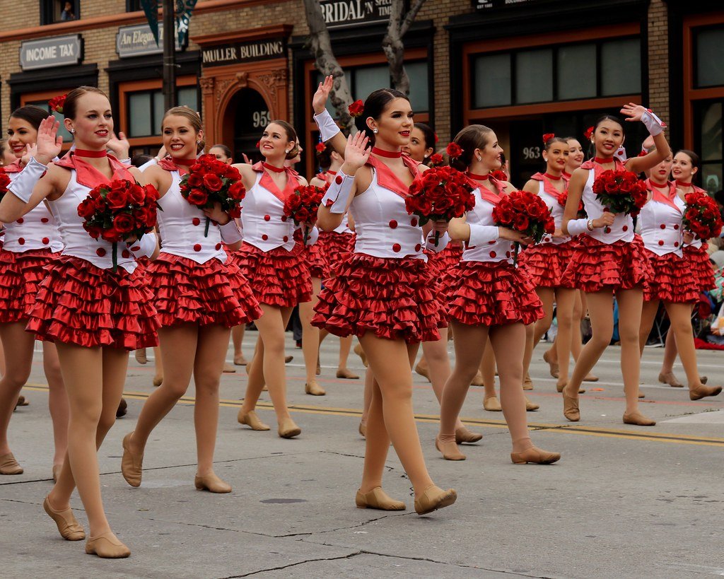Rose Parade: Rich Easterners Showing Off California's Weather (image credits: flickr)