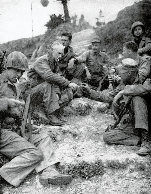 Ernie Pyle: The GI’s Best Friend (image credits: Once Upon A Time In War http://demons.swallowthesky.org/tagged/World+War+II%3A+Pacific+Theater/, Public domain, https://commons.wikimedia.org/w/index.php?curid=23704782)