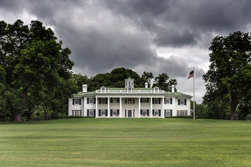Lenox, Massachusetts: Edith Wharton's Gilded Age Berkshires (image credits: rawpixel)