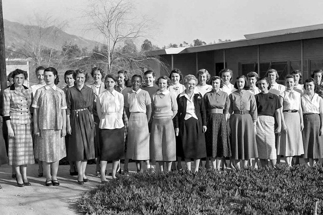Rise of the Rocket Girls by Nathalia Holt (image credits: By NASA, Public domain, https://commons.wikimedia.org/w/index.php?curid=57797048)